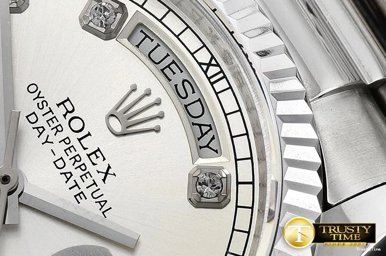 0225 RDD0214C – DayDate 36mm Classic 685